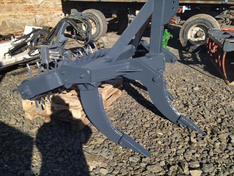 Középmély lazító, 3 késes, rögtörő hengerrel