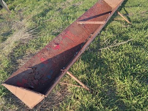 Abrakos vályú eladó Abrakos vályú eladó