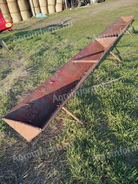 Abrakos vályú eladó