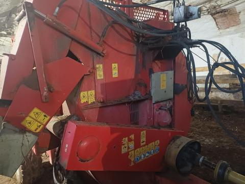 Szalma fújó Szalma fújó