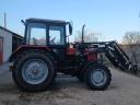 Belarus 820.4 MTZ homlokrakodóval