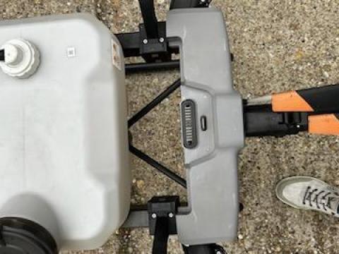 DJI Agras T30 permetező drón szett eladó DJI Agras T30 permetező drón szett eladó