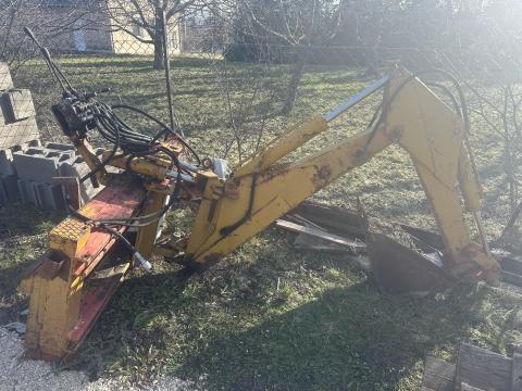 Árokásó, mélyásó adapter csúszókormányzásos rakodóra, Bobcatre Árokásó, mélyásó adapter csúszókormányzásos rakodóra, Bobcatre