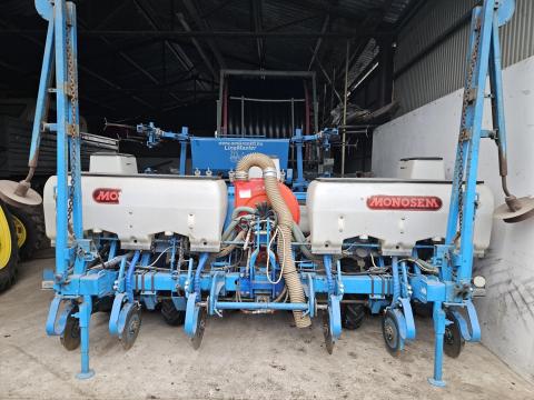 Monosem NG Plus 6R jó állapotban, családi gazdaságból Monosem NG Plus 6R jó állapotban, családi gazdaságból