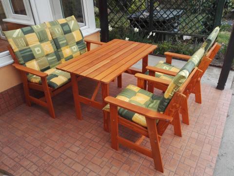 Kényelmes, olcsó teraszbútor párnákkal Kényelmes, olcsó teraszbútor párnákkal