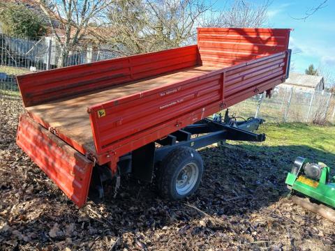 BP-3000 pótkocsi magasítóval,  3 oldalra billenő