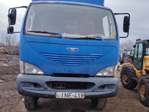 AVIA 4x4 összkerékhajtású teherautó, 2003-as évjárat, műhelykocsiként volt használva AVIA 4x4 összkerékhajtású teherautó, 2003-as évjárat, műhelykocsiként volt használva