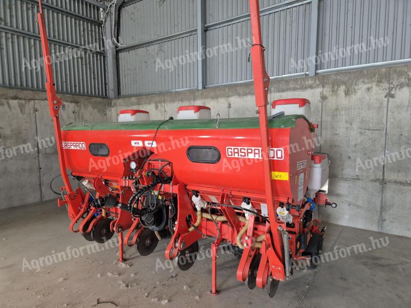 Eladó Gaspardo MTE 6 soros szemenkénti vetőgép teleszkópos vázzal, műtrágyatartállyal