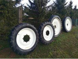 New Holland művelőkerék garnitúra jó állapotban eladó