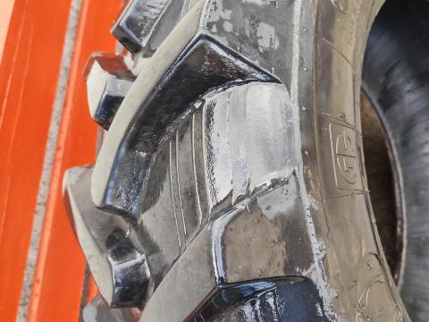 MTZ első gumik 360/70R24 MTZ első gumik 360/70R24