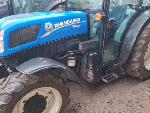 New Holland T4 95 F eladó kitűnő állapotban New Holland T4 95 F eladó kitűnő állapotban