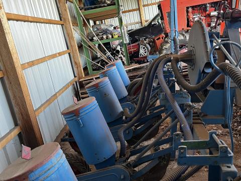 Ászár – Eladó SPC 6 szemenkénti vetőgép Ászár – Eladó SPC 6 szemenkénti vetőgép