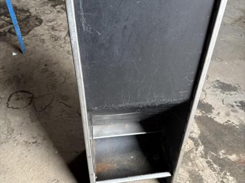 Egyállásos sertés önetető eladó