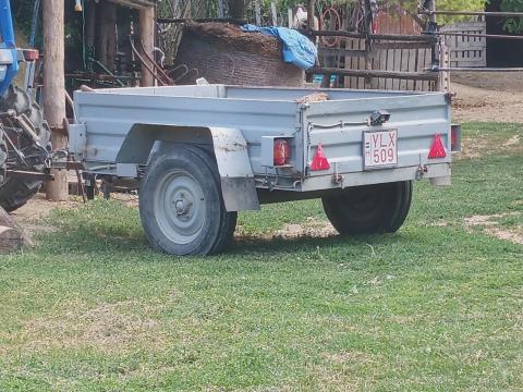 Piros rendszámos TZ 400 billenős pótkocsi eladó Piros rendszámos TZ 400 billenős pótkocsi eladó