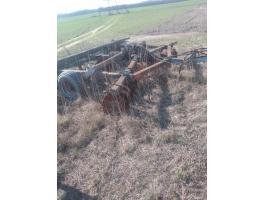 XT-4-es vontatott tárcsa eladó