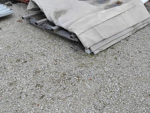 Ponyva eladó Ponyva eladó