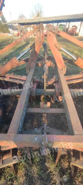 IH 7.6 XT tárcsa eladó