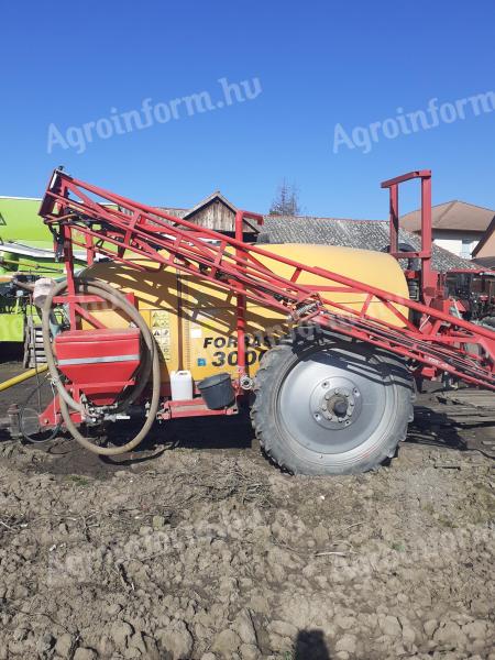 Eladó FORRÁS permetező 3000 literes, 18 méteres munkaszélességgel