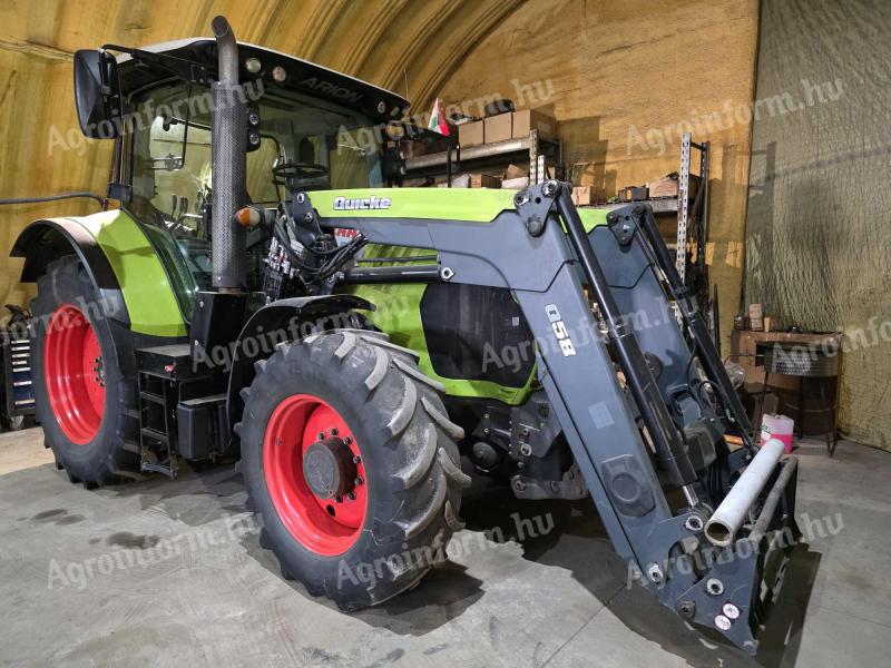 Claas Arion 540 traktor Homlokrakodóval