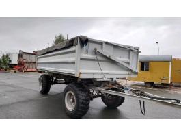 HW 8011 billenős pótkocsi ponyvával