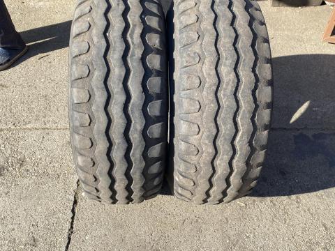 11.5/80-15.3 gumiabroncs eladó 11.5/80-15.3 gumiabroncs eladó