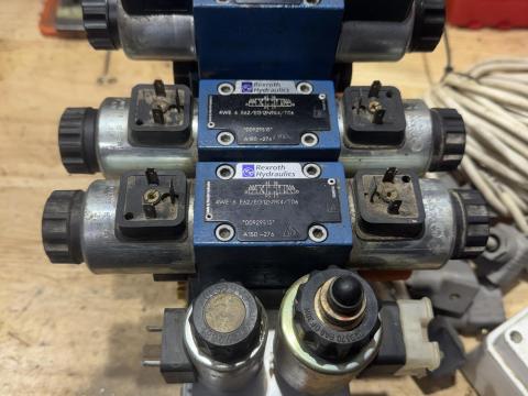 Hidraulika vezérlő tömb