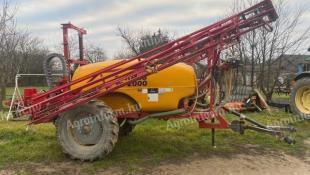 Forrás permetezőgép 2000 literes, 2015-ös, érvényes műszakival eladó