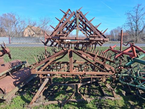 Fogas borona 3 pont függesztett Fogas borona 3 pont függesztett