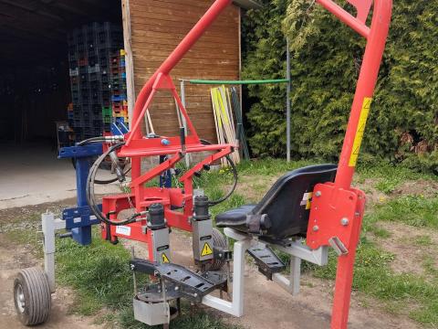 Eladó JAGODA ZUZA 3 kapálógép (kapagép, sorművelő) traktorhoz