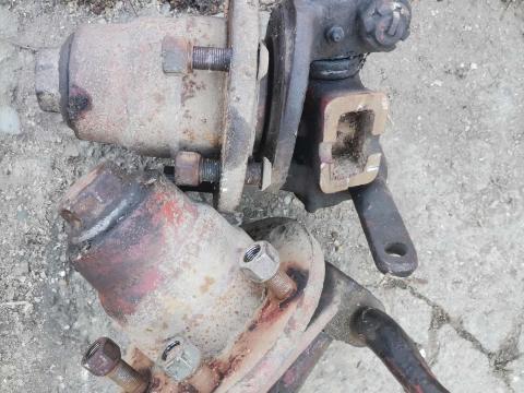 Két nagyon erős kerékagy eladó, akár kerekekkel együtt is, pótkocsi készítéshez például