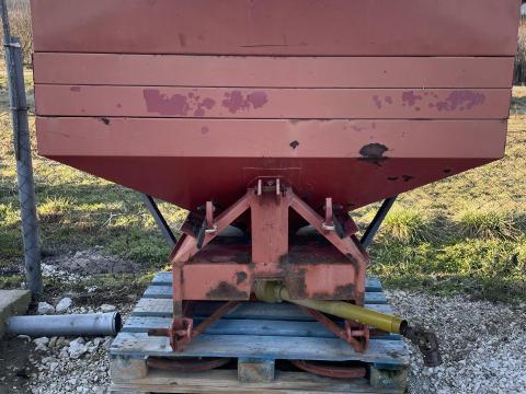 Faza 800 műtrágyaszóró Faza 800 műtrágyaszóró