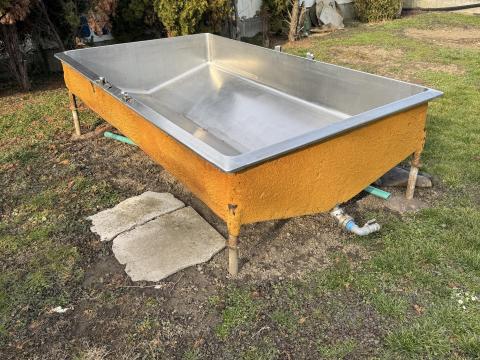 Rozsdamentes tároló medence Rozsdamentes tároló medence