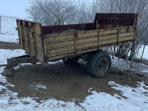 Eladó egytengelyes pótkocsi