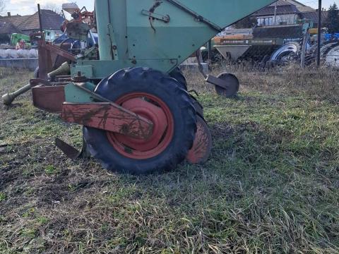 2 soros burgonya vetőgép 2 soros burgonya vetőgép