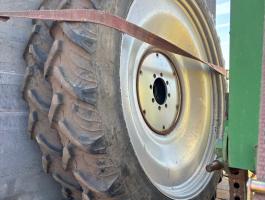 230/95 R44 sorközművelő kerék 9,5 r44
