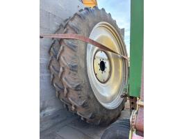 230/95 R44 sorközművelő kerék 9,5 r44