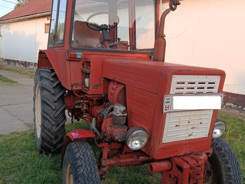 Vlagyimirec T-25A traktor munkaeszközökkel eladó