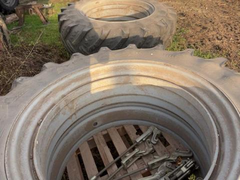 Ikerkerék 420/85 R38 méret Ikerkerék 420/85 R38 méret