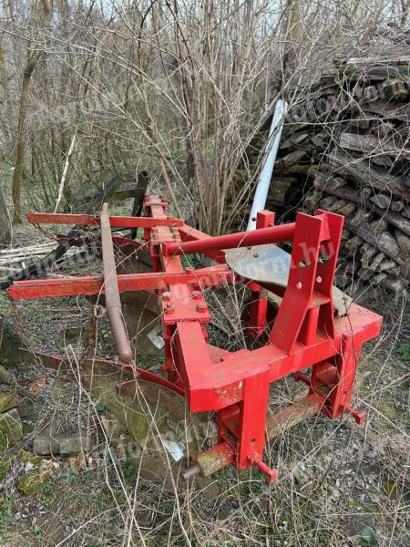 3 fejes ágyeke IH fejjel