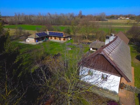 Fiatal Gazdák, Állattartók Figyelmébe! Önfenntartó birtok hatalmas, jelképes árú legelőbérlési lehetőséggel Fiatal Gazdák, Állattartók Figyelmébe! Önfenntartó birtok hatalmas, jelképes árú legelőbérlési lehetőséggel