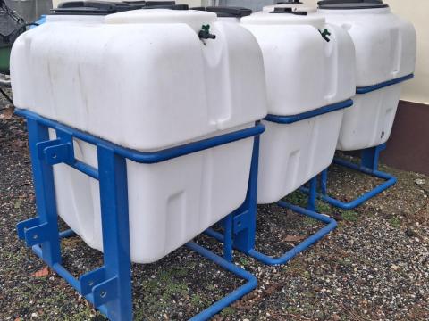 Permetező tartály kerettel 400 lit Permetező tartály kerettel 400 lit