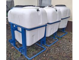 Permetező tartály kerettel 400 lit