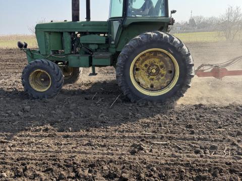 John Deere 4630 kiváló állapotban, erős motorral, duplakerékkel John Deere 4630 kiváló állapotban, erős motorral, duplakerékkel