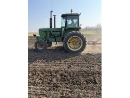 John Deere 4630 kiváló állapotban, erős motorral, duplakerékkel