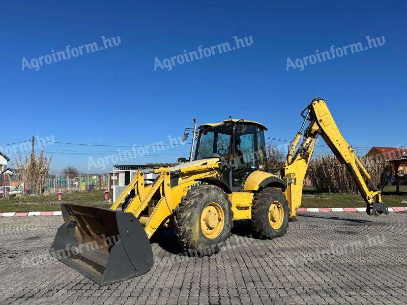 Komatsu WB97S kotró-rakodó kombigép