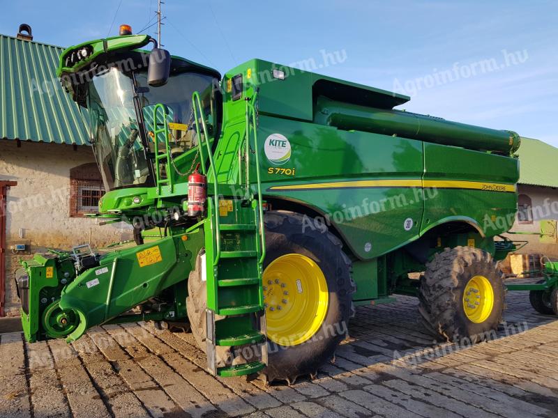 JOHN DEERE S770I + 625R gabonaasztal + repcetoldat