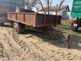 Billenős pótkocsi egytengelyes