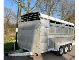 Állatszállitó pótkocsi 3500kgos