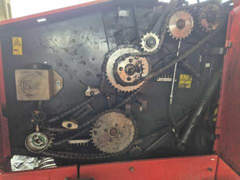 Metal-Fach Z562 bálázó