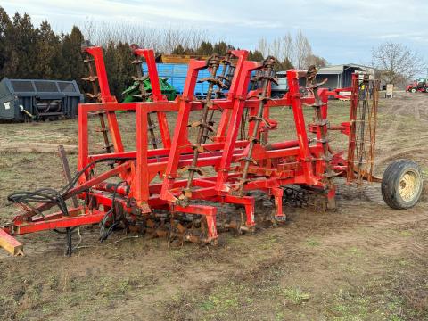 5,2 méteres vontatott ásóborona hidraulikusan felcsukható kivitel